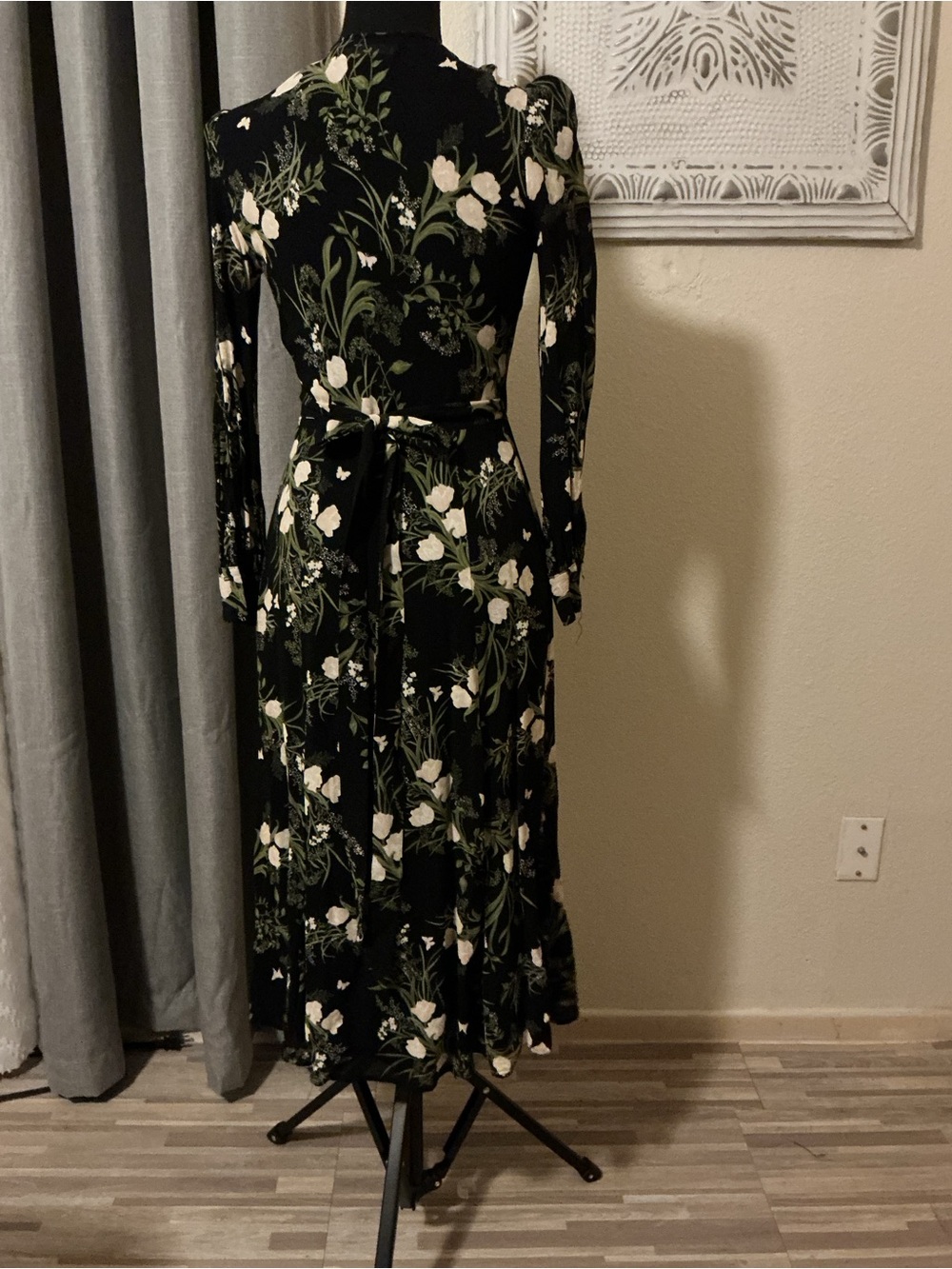 Reformation Susanna dress - Picture 13 of 14